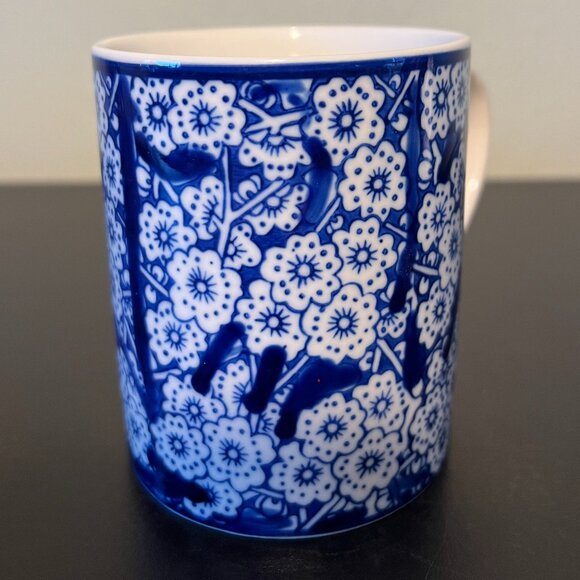 TWO’S COMPANY Chinoiserie Chintz Pattern Cobalt Blue & White Chinzware Mug - Picture 3 of 10